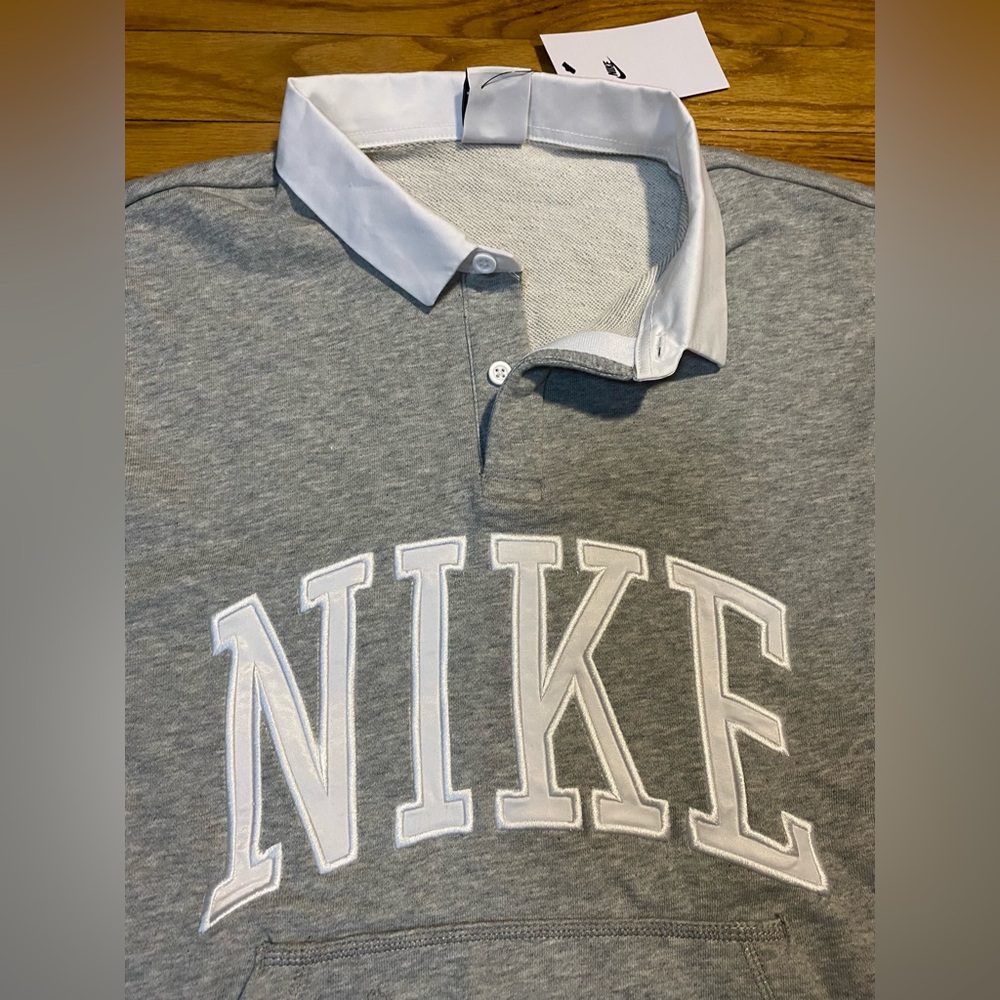 NIKE Club Rugby Logo Graphic Sweatshirt gray Men’s sz NEW! - Picture 4 of 9